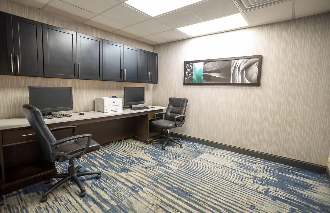 Holiday Inn Express - Newark Airport - Elizabeth By Ihg-1