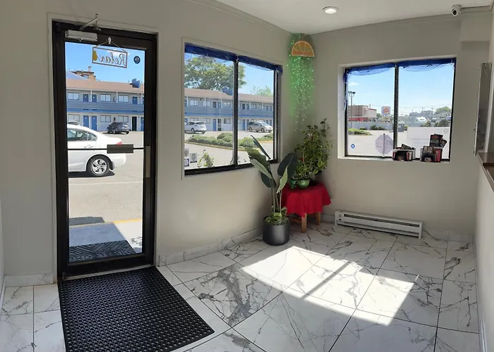 Ritz Motel Elizabeth